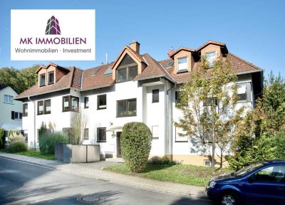 *MK IMMOBILIEN* Renovierungsbedürftige 4-Zi.-Wohnung mit 2 Stellplätzen in guter Lage von Hofheim!