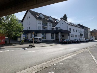 Großzügige 3 Zimmer -Wohnung- Küche- Bad- Balkon nur 4 min. fußläufig zur Innenstadt.