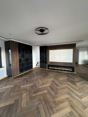 Geschmackvolle 4,5-Zimmer-Penthouse-Wohnung mit geh. Innenausstattung, Dachterrassse, Balkon & EBK