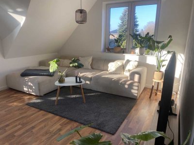 *Nur zur Untermiete für 12 Monate* Helle 4-Zimmer-Maisonette-Wohnung -möbliert-