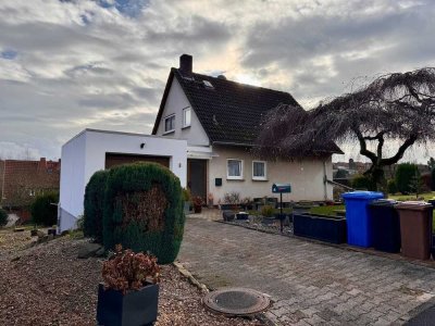 Gemütliches Einfamilienhaus mit großem Grundstück & Garage in Freienhagen