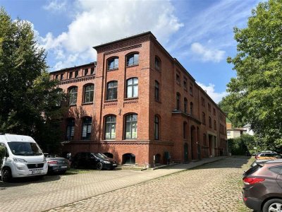 Schöne 2 Raum Wohnung in alter Papierfabrik