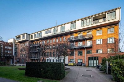 Exklusive Loft-Wohnung im ruhigen Hinterhof mit eigener Terrasse zwischen Uhlenhorst und Barmbek-Süd