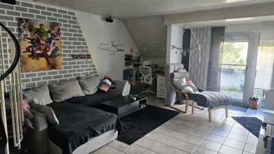 Geschmackvolle, gepflegte 2-Raum-Maisonette-Wohnung mit Balkon und EBK in Krefeld