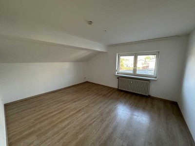 Helle und Zentrale 2-Raum-DG-Wohnung in Bad Aibling