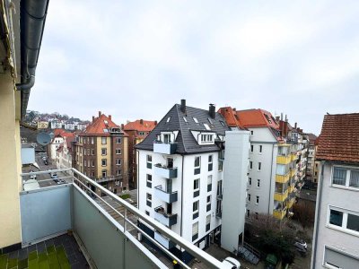 Geschmackvolle, modernisierte 3-Zimmer-Wohnung mit 2xBalkons und EBK in Stuttgart