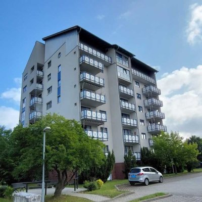 2 Raumwohnung mit Balkon, tollem Ausblick, ab 1. Februar zu vermieten!