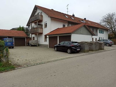 Nette 2-Zimmer-Dachgeschosswohnung mit Balkon in Vilgertshofen