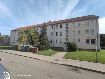 Wir renovieren für Sie!!! 3 Raum Wohnung in Ruhige Lage