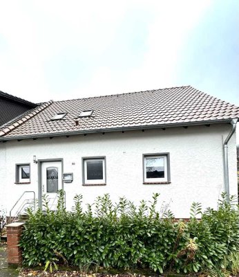 Idyllische  Doppelhaushalte mit Terrasse und Balkon, Garage und Stellplatz und großem Garten