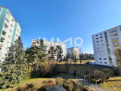 TOP Familienwohnung in der Gartenstadt samt KFZ-Abstellplatz und Loggia