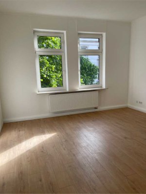 Schöne, vollständig renovierte 4-Zimmer-Wohnung mit gehobener Innenausstattung nähe Luxemburgplatz