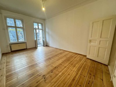 TRAUMHAFTE 2-Zimmer-Altbauwohnung, großer Südbalkon, Altbau-Dielen-bezugsfrei! ruhige Lage!