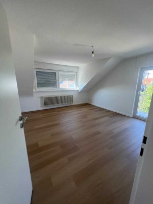 Attraktive DG-Wohnung in Hattersheim, Stadtteil Eddersheim 85m2/ Wfl./Abzug wg Dachschrägen mit Gart