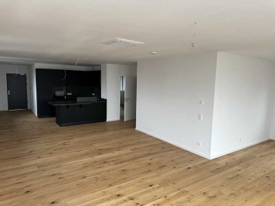 Dachterrassen-Traum mit Bergblick: 3-Zimmer-Wohnung mit ca. 122 m² Wohnfläche