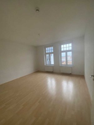 Zentrale und helle  4 Zimmer Wohnung in Magdeburg