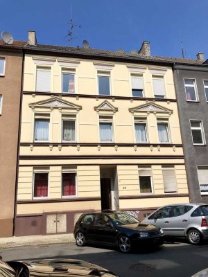 Biete schöne und helle DG-Wohnung für 580 € KM, 68 m², 
3 Zimmer