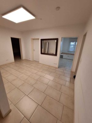 3-Zimmer-Wohnung mit Balkon und EBK in Bergheim