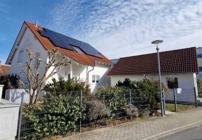 Geräumiges freistehende Einfamilienhaus mit großem Garten in Graben-Neudorf