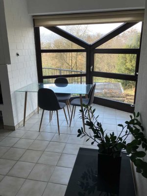 Geschmackvolle 2,5-Zimmer-Hochparterre-Wohnung mit Balkon und Einbauküche in Bochum