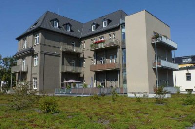 ruhige und komfortable 4-Zimmer-Hochparterre-Wohnung mit großer Terrasse sucht neue Mieter