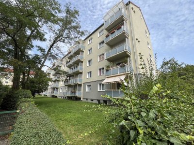 WILLKOMMEN IN IHREM NEUEN ZUHAUSE: Gepflegte 3-Zimmer Wohnung mit Balkon zu vermieten