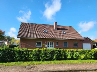 Objekt 00/749 gepflegte Dachgeschosswohnung mit Carport in Saterland  - OT Strücklingen