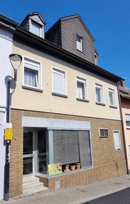 Sinzig-Zentrum! Wohnhaus mit Ladenlokal und Nebengebäude