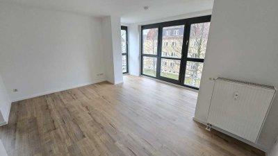 + +  2-Zimmer-Wohnung mit Loggia u. Stellplatz, hell, ruhig, neu renoviert + +