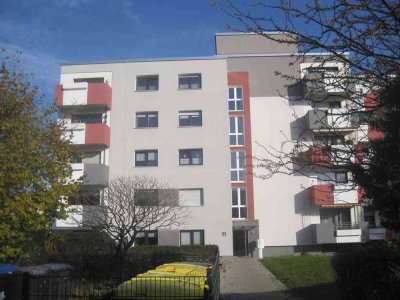 Schicke Erdgeschosswohnung mit Terrasse und Gartenanteil!