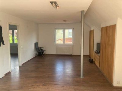 Attraktive und gepflegte 3-Raum-Maisonette-Wohnung mit geh. Innenausstattung mit Balkon und EBK