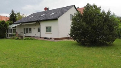 Einfamilienhaus mit großem Grundstück