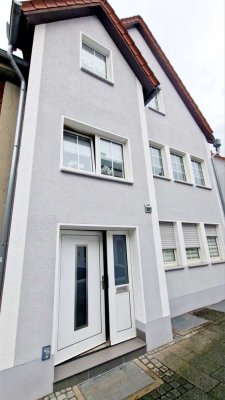 Drei Parteienhaus in zentraler Lage