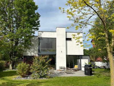 Repräsentative Bauhaus-Villa mit großem Südgrundstück -  provisionsfrei