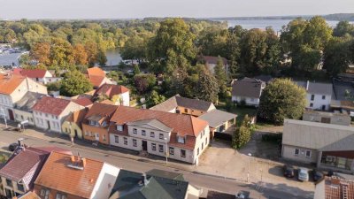 Idyllischer Dreiseitenhof zwischen Havel und Schloss