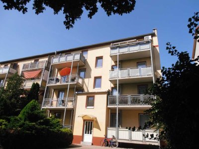 Ländlich gelegene 2-Raum-Wohnung mit Balkon in MD-Lemsdorf