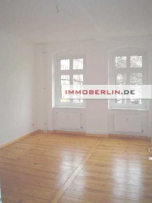 IMMOBERLIN.DE - Sanierte vermietete Altbauwohnung mit Südbalkon in angenehmer Lage