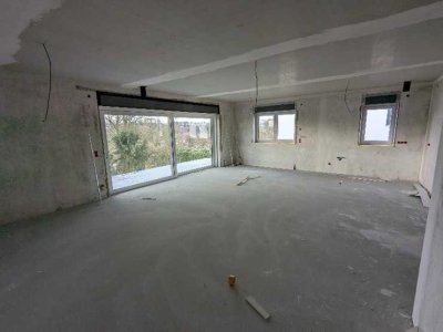 Neubau Erstbezug, 4-Zimmer- Wohnung mit großem Balkon