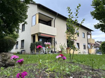 Großzügige 3,5-Zi.-Wohnung mit sonnenverwöhntem Balkon in zentraler Lage - sofort bezugsfrei!