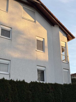 Stilvolle, gepflegte 2-Zimmer-Wohnung mit Balkon und Einbauküche in Waibstadt