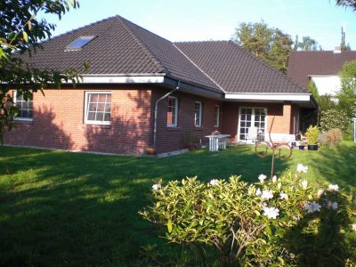 Hochwertiger Winkelbungalow im Villenviertel