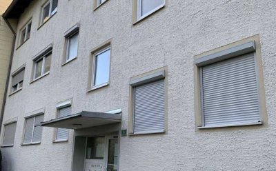 Sanierte 2-Raum-Wohnung mit Balkon und Einbauküche in Oberstaufen