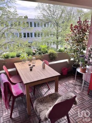 Renovierte Wohnung mit großer Loggia in Lichterfelde-West nahe der Uni und des Botanischen Gartens