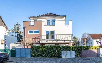 Moderne und helle Doppelhaushälfte mit Dachterrasse und Carport in ruhiger Lage