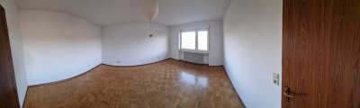 Schöne 4-Zimmer-Wohnung mit Balkon und Einbauküche in Sulzbach