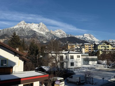 Gemütliche und zentrale 2-Schlafzimmer Wohnung mit Balkon in Saalfelden mit 3 sehr großzügigen Abstellräumen