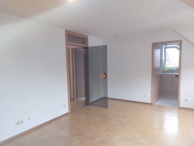 Attraktive 3-Zimmer-Dachgeschosswohnung mit Balkon und EBK in Welzheim