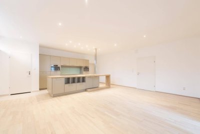 122 m² Erdgeschosswohnung mit traumhafter Küche in zentraler Lage!