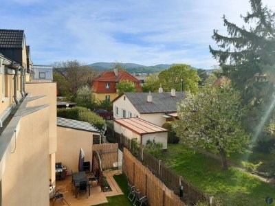 Im Grünen wohnen mit Garage und Ausblick