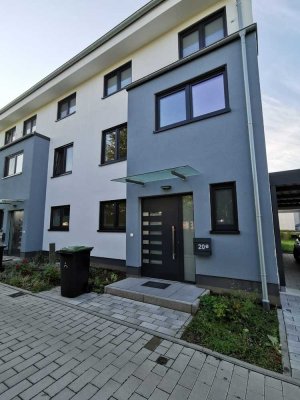 Modernes Reiheneckhaus in ruhiger, jedoch zentraler Seitenstraße in Rheinbach